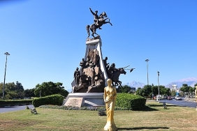 venus-heykelleri-kenti-suslemeye-basladi.jpg