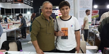 antalya-kitap-fuarina-ogrencilerden-yogun-ilgi.jpg