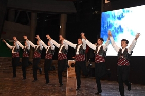 ataturkun-bursaya-gelisinin-103uncu-yil-donumu-osmangazide-muhtesem-gosteriyle-kutlandi.jpg