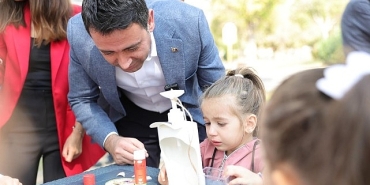 baskan-onal-cocuklar-ve-annelerle-doga-icin-bulustu.jpg