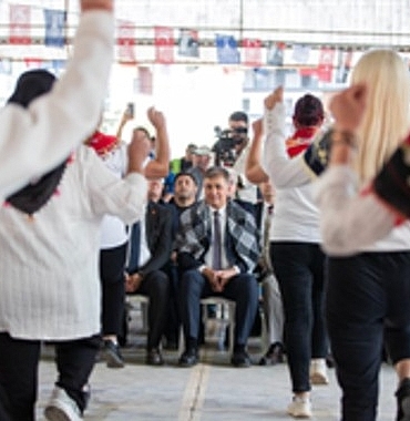 baskan-tugay-menemen-cumhuriyet-her-yerde-kutlamalarina-katildi.jpg