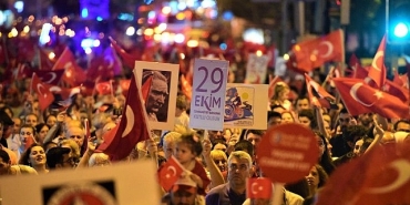 bornovada-cumhuriyet-bayramina-coskulu-kutlama.jpg