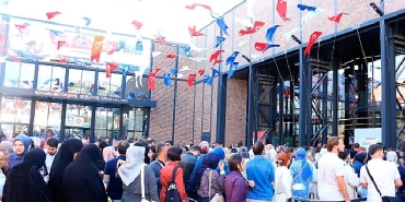 bu-kuyrukta-imza-mutlulugu-var.jpg