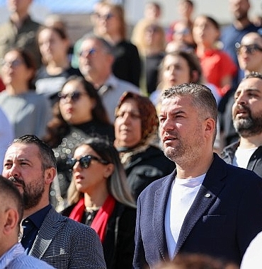 bucali-miniklerden-duygu-dolu-kutlama.jpg