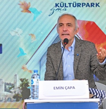 emin-capa-ve-sema-soykan-izkitapta-okuyucularla-bulustu.jpg