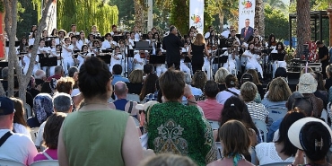 kemerde-sokak-hayvanlari-yararina-ucuncu-konser.jpg