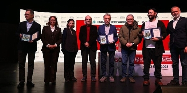 kitap-fuarinda-sehrengiz-kitabi-tanitildi.jpg