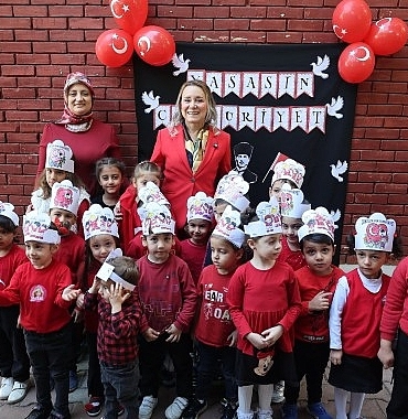 konakta-cumhuriyet-bayrami-coskusu-basladi.jpg