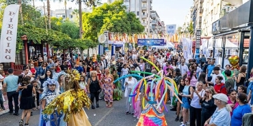 kushimoto-sokak-sanatcilari-festivali-bu-yil-da-on-binlerce-kisiyi-agirladi.jpg
