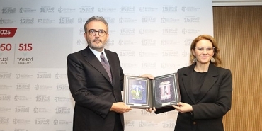 mahir-unal-gerceklik-yoksa-anlam-da-yoktur.jpg