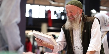 maksut-amca-kitap-benim-hayatim-diyor.jpg