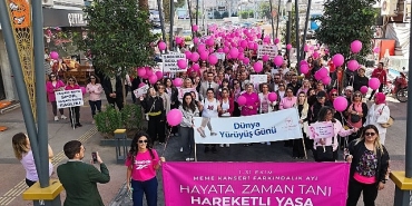 menemenli-kadinlardan-pembe-yuruyus.jpg