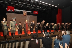 yasamak-mi-yoksa-olmek-mi-atasehirde-seyirciyle-bulustu.jpg