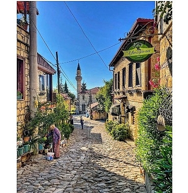 yesilyurt-koyu-sonbaharin-renkleri-esliginde-cumhuriyet-coskusunu-dogada-kutluyor.jpg