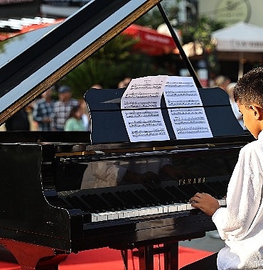 25-uluslararasi-antalya-piyano-festivali-coskusu-basladi.jpg