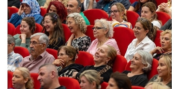 5-yenisehir-komedi-oyunlari-festivali-binlerce-sanatseveri-agirladi.jpg