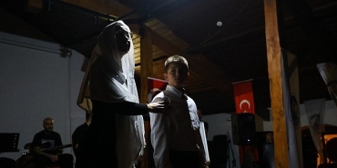 ataturk-efes-selcukta-sarkilar-ve-siirlerle-anildi.jpg