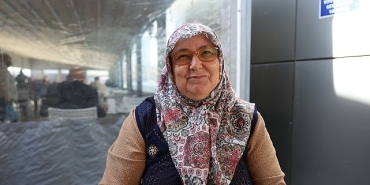 aydin-buyuksehir-belediyesi-havuz-kafede-4-cesit-yemek-75-tl.jpg