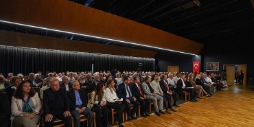 baburoglu-ataturk-ve-cumhuriyeti-anlatti.jpg