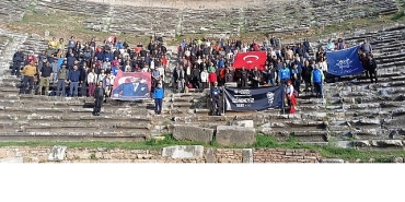 baskan-cercioglu-ataya-saygi-doga-yuruyusu-etkinligi-duzenledi.jpg