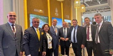 baskan-topaloglu-londra-uluslararasi-turizm-fuarinda.jpg