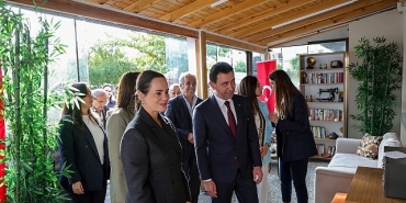 bayraklida-bahar-evi-kapilarini-acti.jpg