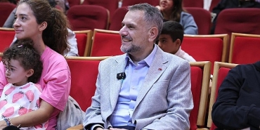 bayrampasa-belediyesinin-cocuk-senliginde-doyasiya-eglence.jpg