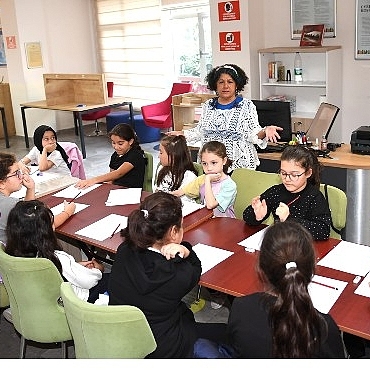 cocuklar-yeteneklerini-bu-atolyede-kesfediyor.jpg