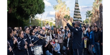 izmir-yeni-yili-rengarenk-bir-festivalle-karsiliyor.jpg