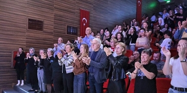 konak-atasini-duygu-dolu-oratoryo-ile-andi.jpg