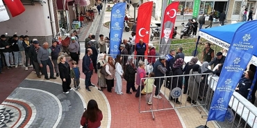 kuyucakta-binlerce-fide-vatandaslarla-bulustu.jpg