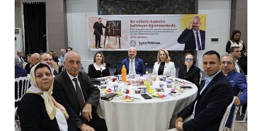 menemende-ogretmenler-gunu-dayanisma-ve-coskuyla-kutlandi.jpg