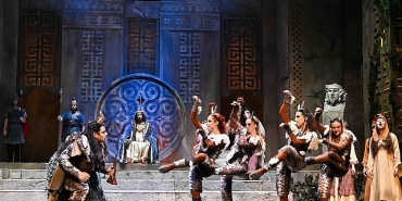 midasin-kulaklari-yeniden-sahnede.jpg