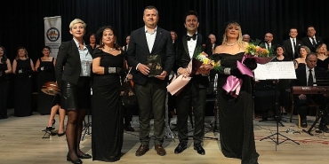 mimar-sinan-musiki-dernegi-kulaklarin-pasini-sildi.jpg