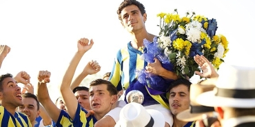 netflix-futbol-tarihine-damgasini-vuran-lefter-kucukandonyadisin-hayatina-odaklanan-filmi-lefter-bir-ordinaryus-hikayesinin-fragmanini-paylasti.jpg