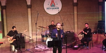 nevsehirli-ogretmenleri-muzigin-gucuyle-selamladik.jpg