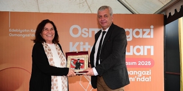 osmangazi-kitap-fuari-tum-hiziyla-devam-ediyor.jpg