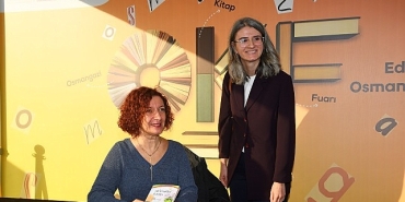 osmangazi-kitap-fuarina-edebiyatseverlerden-yogun-ilgi.jpg