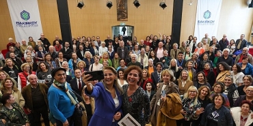 ozlem-gurses-bakirkoyde-umudu-konustu.jpg