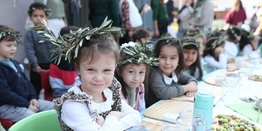 sakranda-6-geleneksel-zeytin-kirma-senligi-duzenlendi.jpg