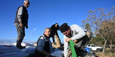 salihli-belediyesi-bugday-ekimine-basladi.jpg
