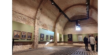 bakirkoy-belediye-tiyatrosu-yeni-yilda-ibb-baruthane-sahnesinde.jpg