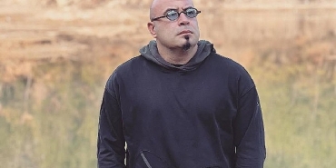 baris-capkin-sarkilarini-bir-albumde-topladi-fezaya-bak.jpg