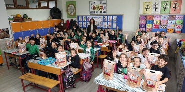 baskan-altay-31-ilcedeki-220-bin-cocuga-sivlilik-mutlulugu-yasatti.jpg