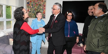 baskan-topaloglu-engelli-bireylerin-yeni-yilini-kutladi.jpg