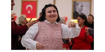 buca-belediyesinden-engel-tanimayan-yeni-yil-kutlamasi.jpg