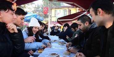 bursanin-asirlik-lezzetlerine-osmangazide-yolculuk-yaptilar.jpg