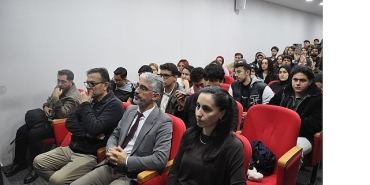 duayen-savas-muhabiri-coskun-aral-egeli-genclerle-bulustu.jpg