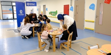 engelsiz-etkinlikte-gonullerince-eglendiler.jpg