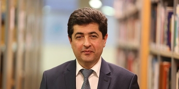 gencler-kalabaliklar-icinde-derin-yalnizlik-yasiyor.jpg